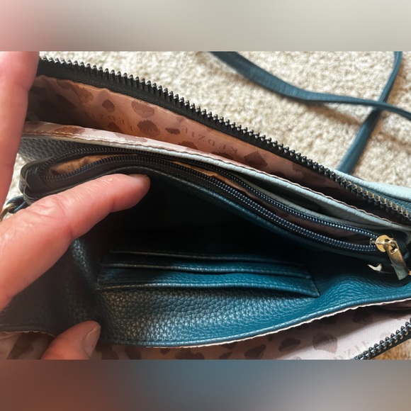 Small two-tone soft glove leather crossbody handbag. - Picture 2 of 6